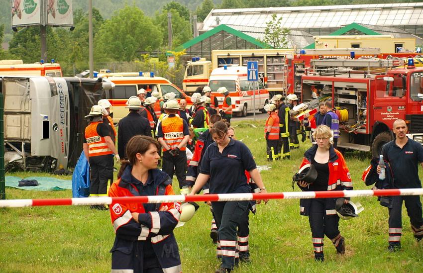 Schwerer Unfall mit Reisebus Lohmar Donrather Dreieck P237.JPG